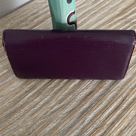 Louis Vuitton - Plum/Purple LV Epi Long Wallet - Picture 6 of 16